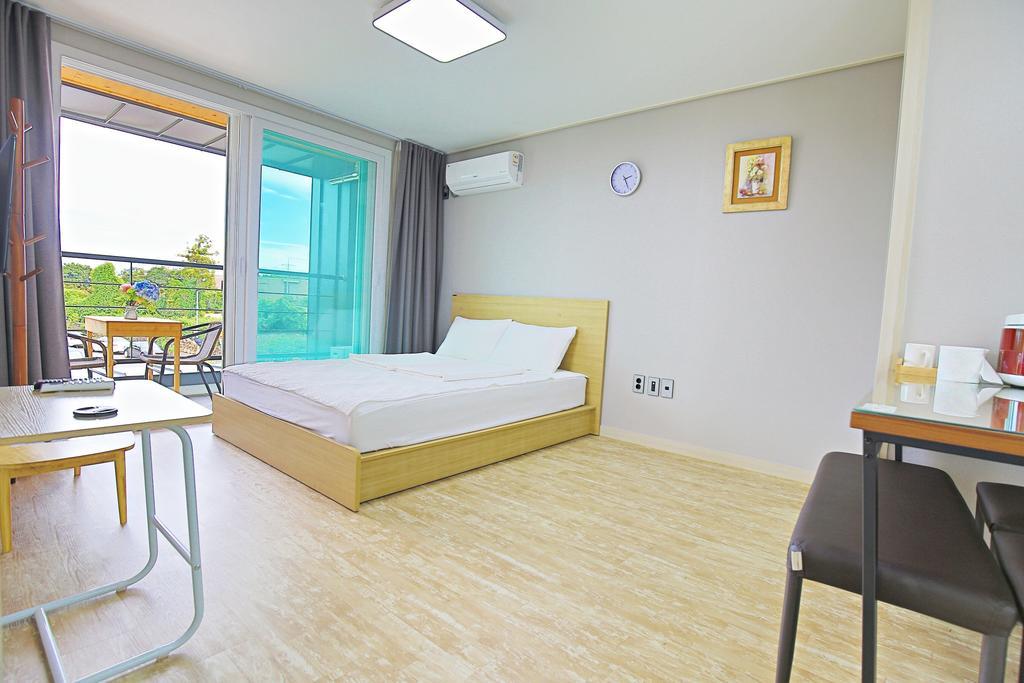 Seong Ge Dol Pension Seogwipo Extérieur photo