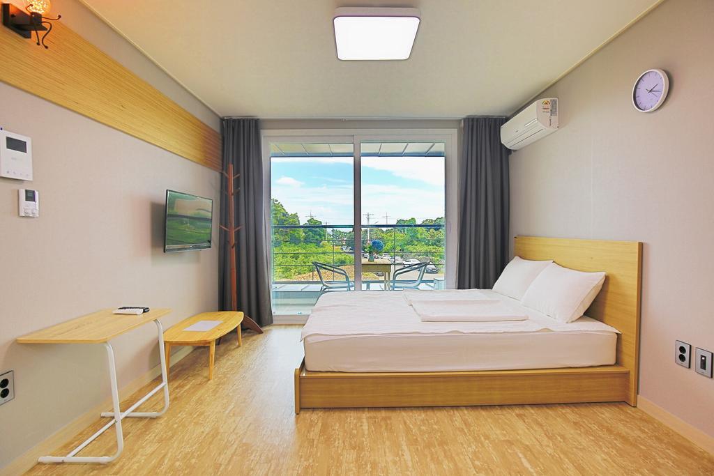 Seong Ge Dol Pension Seogwipo Extérieur photo